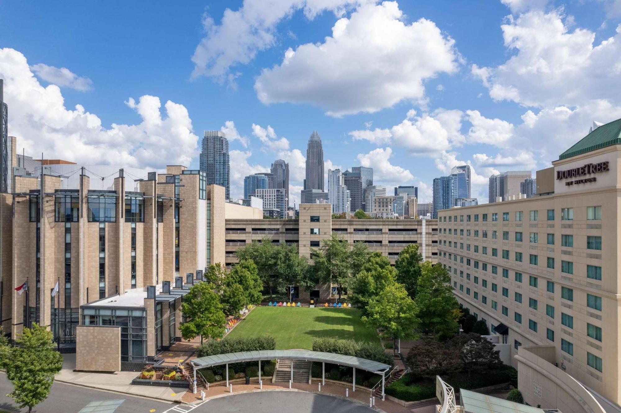 Doubletree By Hilton Charlotte Uptown Hotell Eksteriør bilde